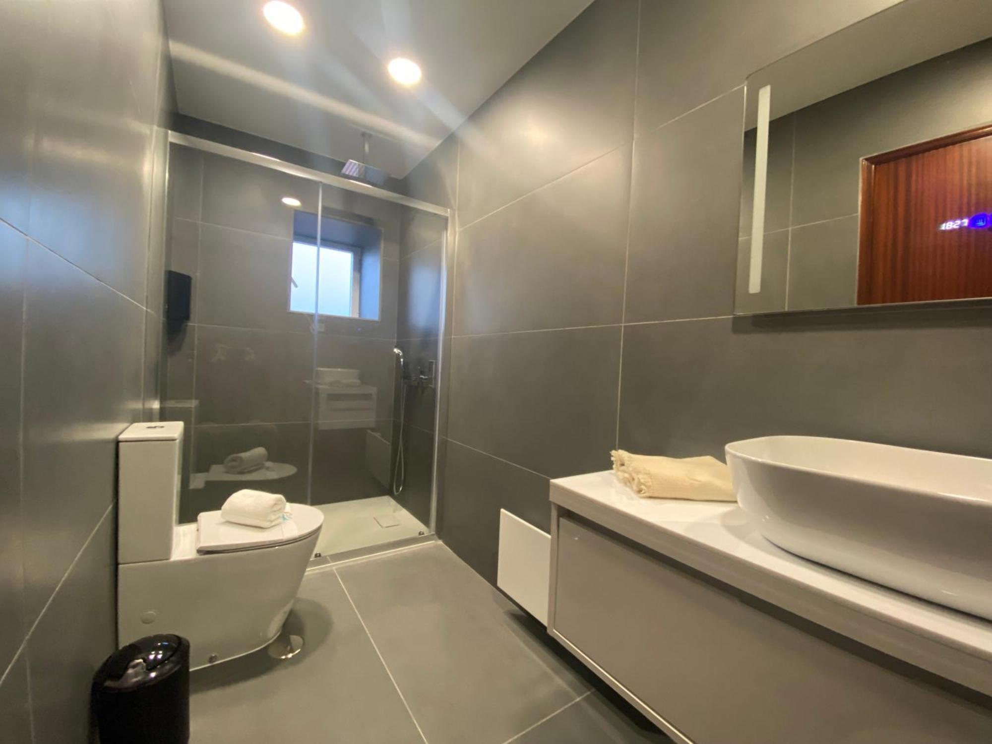 Steps To Beach 4Beds -Ac Self Check-In 2024 Reno Nazare Luaran gambar